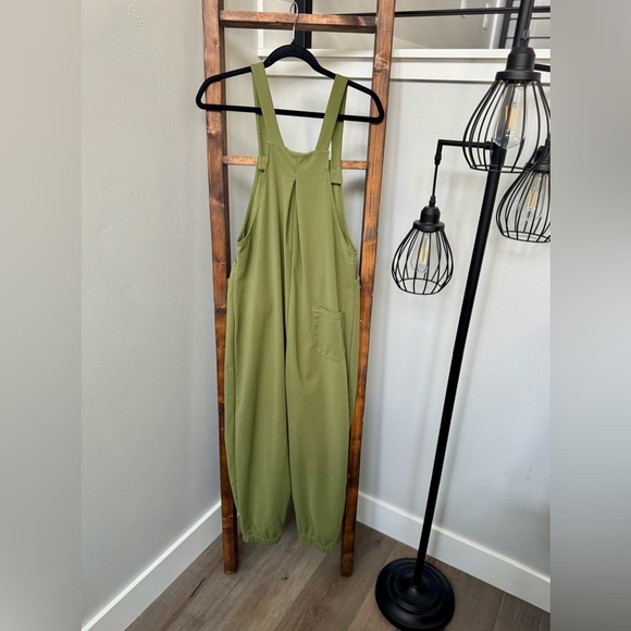 Women’s Viral Halara waffle knit jumpsuit - Picture 3 of 4